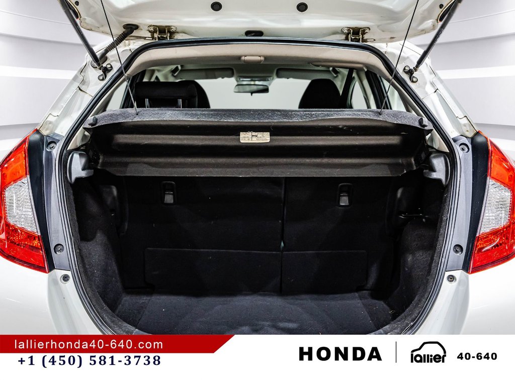 2018 Honda Fit LX in Lachenaie, Quebec - 15 - w1024h768px