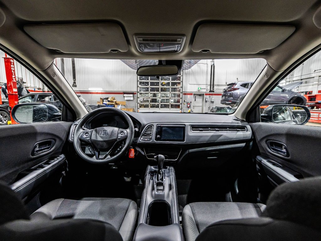 2022 Honda HR-V LX in Lachenaie, Quebec - 14 - w1024h768px