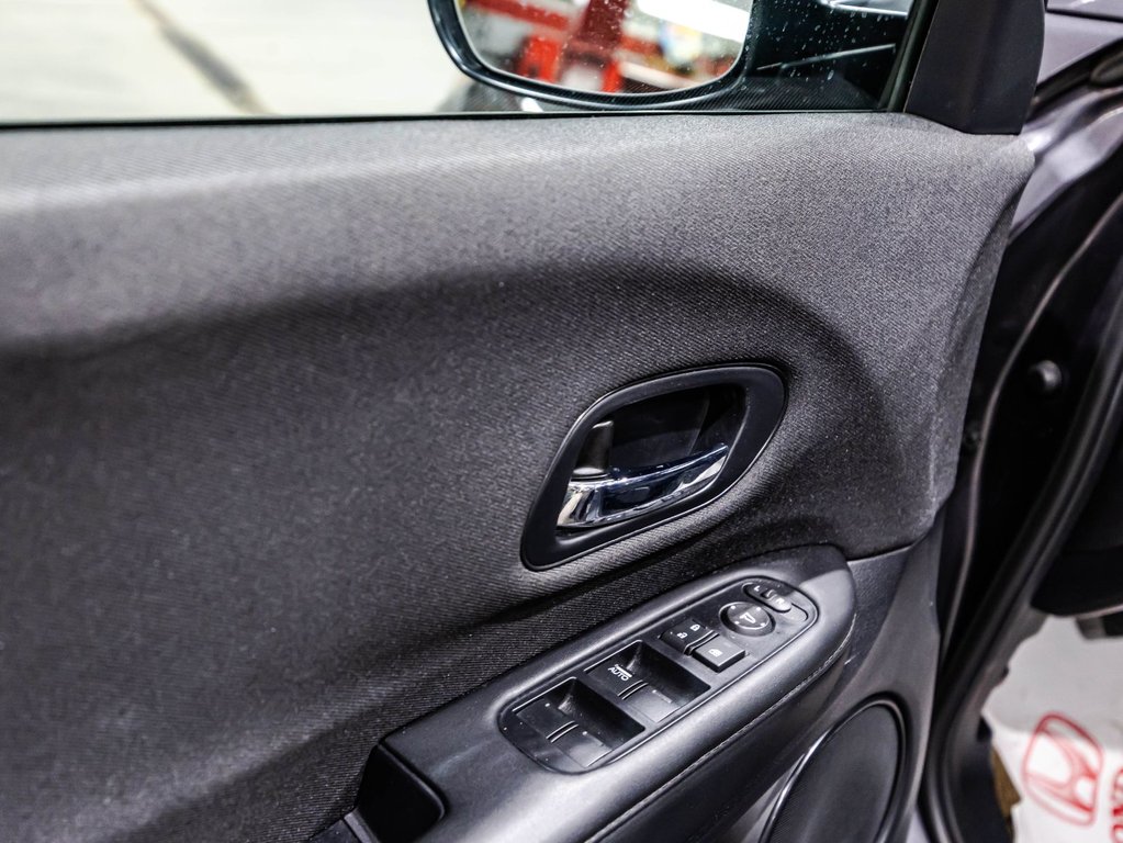 2022 Honda HR-V LX in Lachenaie, Quebec - 35 - w1024h768px