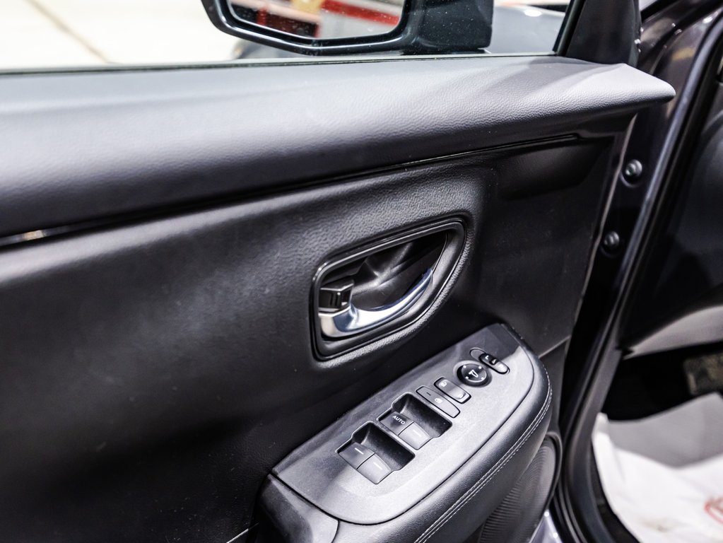 Honda HR-V LX 2023 à Montréal, Québec - 11 - w1024h768px