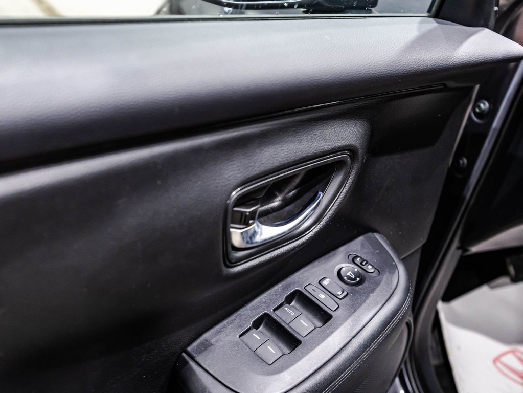 Honda HR-V LX 2023 à , Québec - 11 - w1024h768px