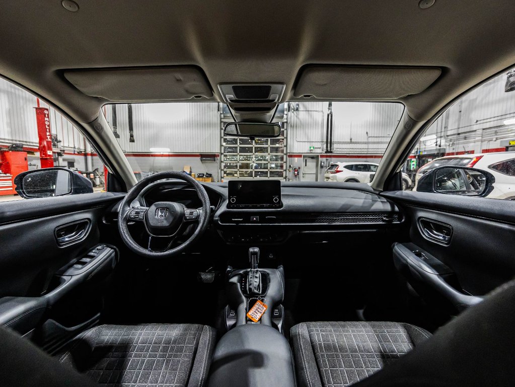 Honda HR-V LX 2023 à , Québec - 14 - w1024h768px