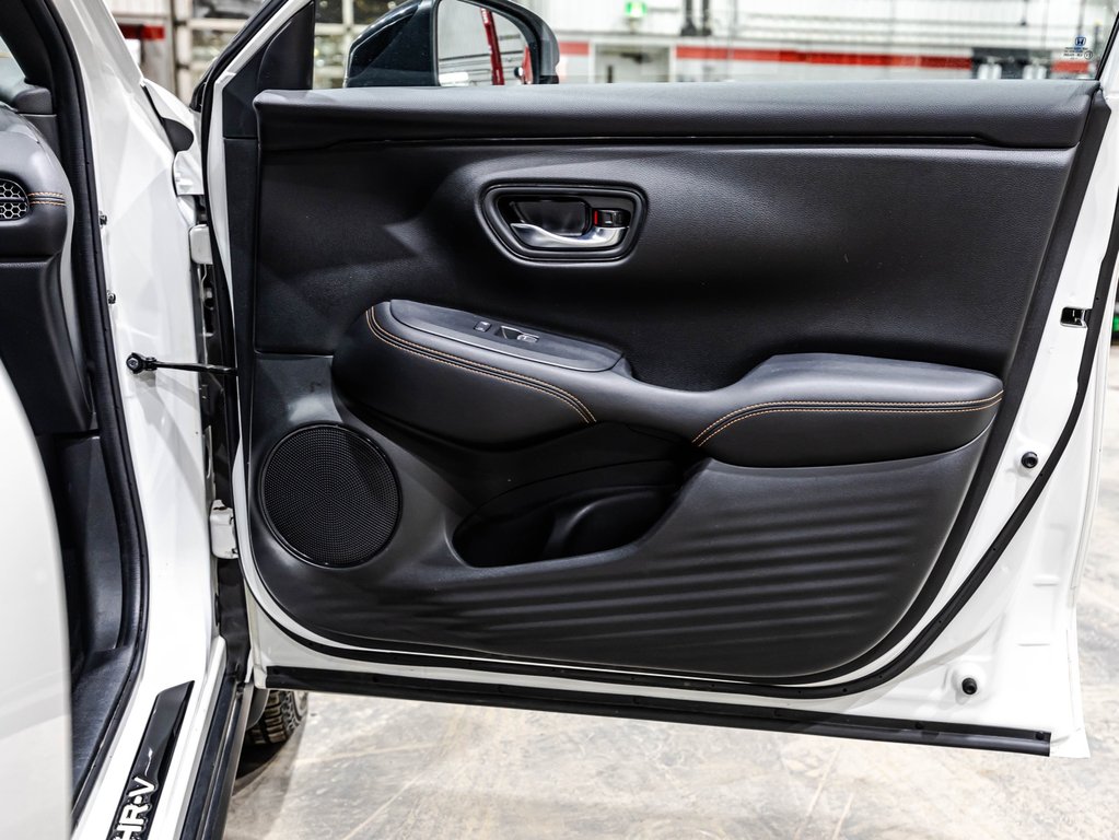 Honda HR-V Sport-B 2024 à , Québec - 16 - w1024h768px