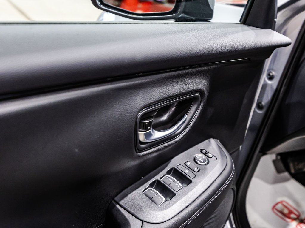 2025 Honda HR-V EX-L Navi in Montreal, Quebec - 11 - w1024h768px