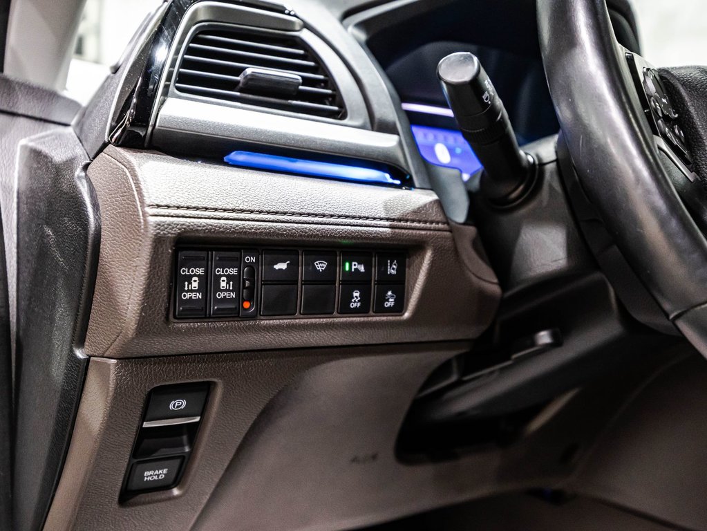 2018 Honda Odyssey Touring in Lachenaie, Quebec - 24 - w1024h768px