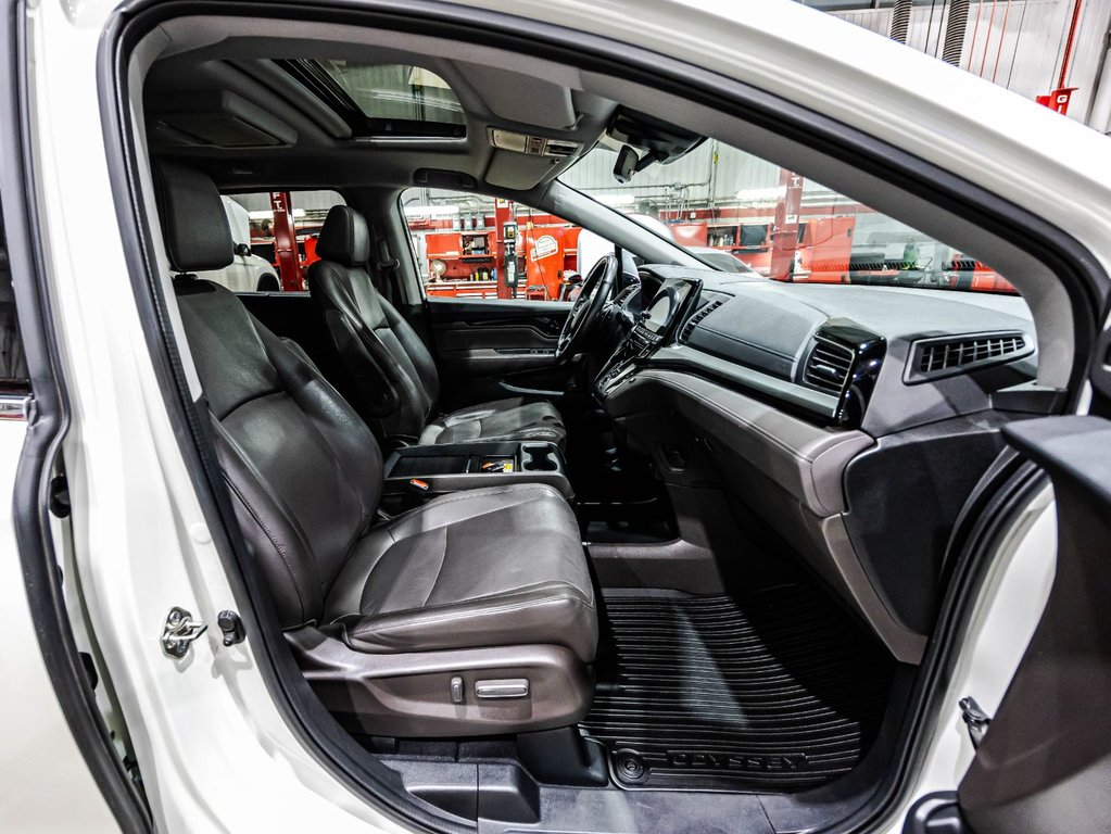 2018 Honda Odyssey Touring in Lachenaie, Quebec - 20 - w1024h768px