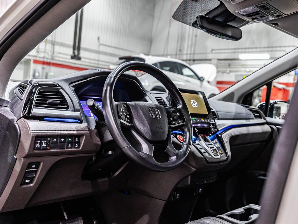2018 Honda Odyssey Touring in Lachenaie, Quebec - 23 - w1024h768px