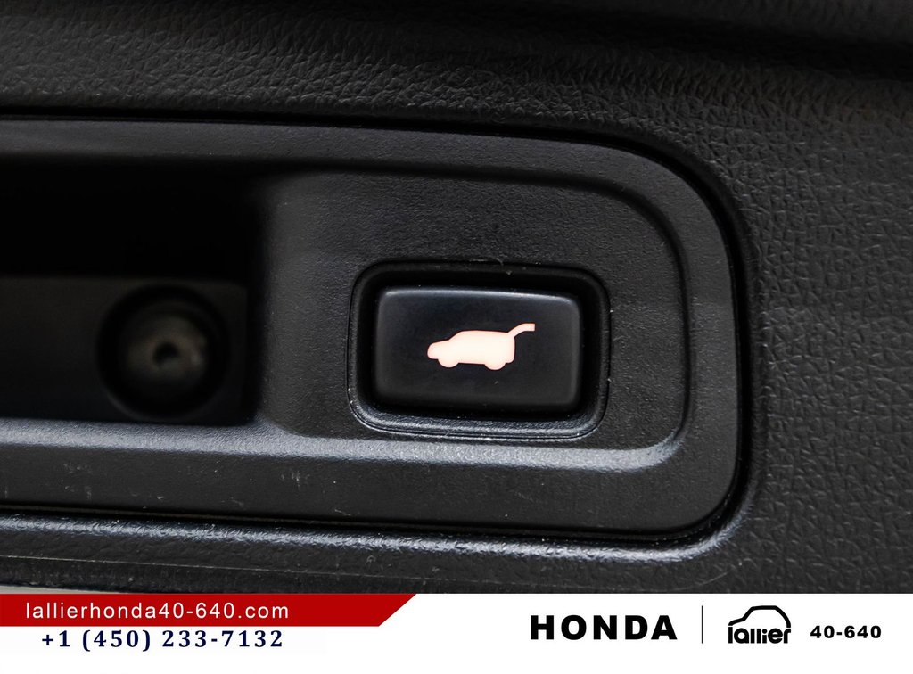 2021 Honda Pilot Touring/AWD/7 PASSAGERS in Montréal, Quebec - 17 - w1024h768px