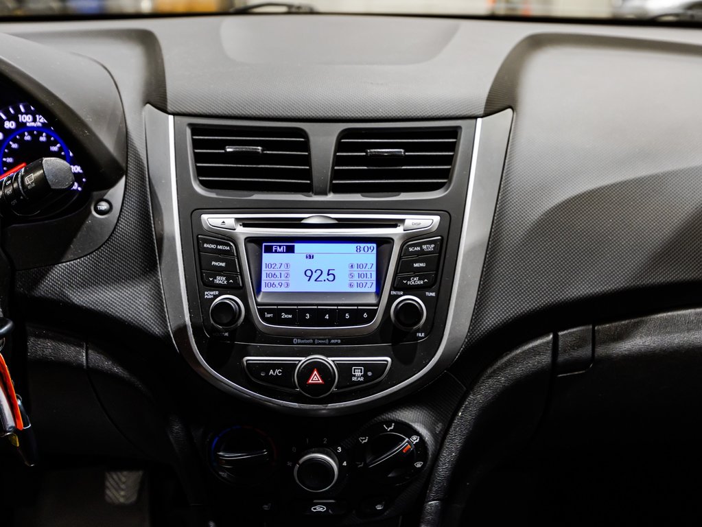 Hyundai Accent GL 2014 à , Québec - 23 - w1024h768px