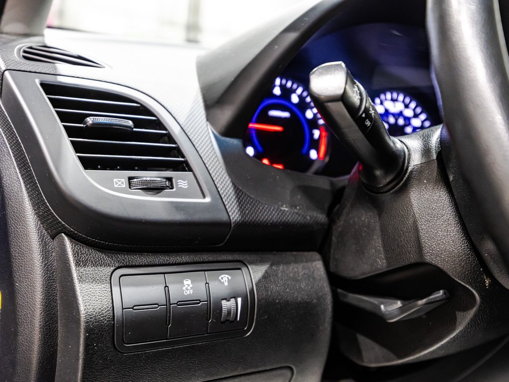 Hyundai Accent GL 2014 à , Québec - 20 - w1024h768px