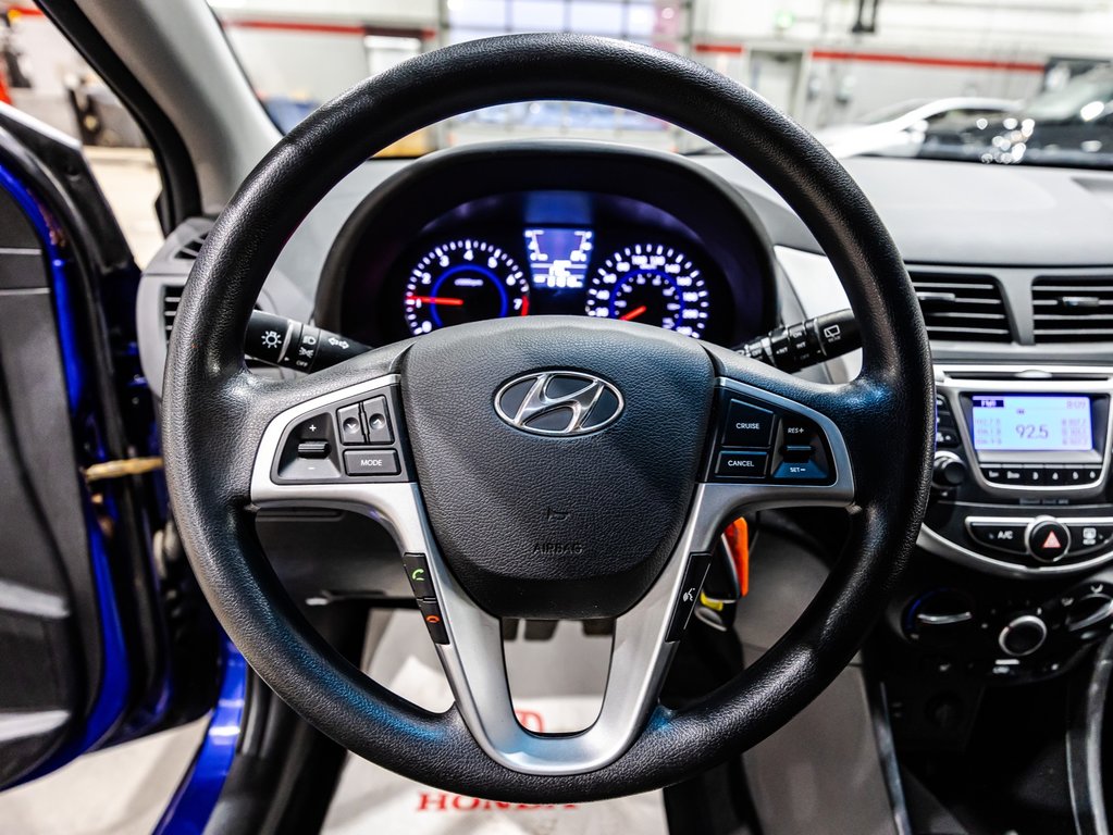 Hyundai Accent GL 2014 à , Québec - 21 - w1024h768px