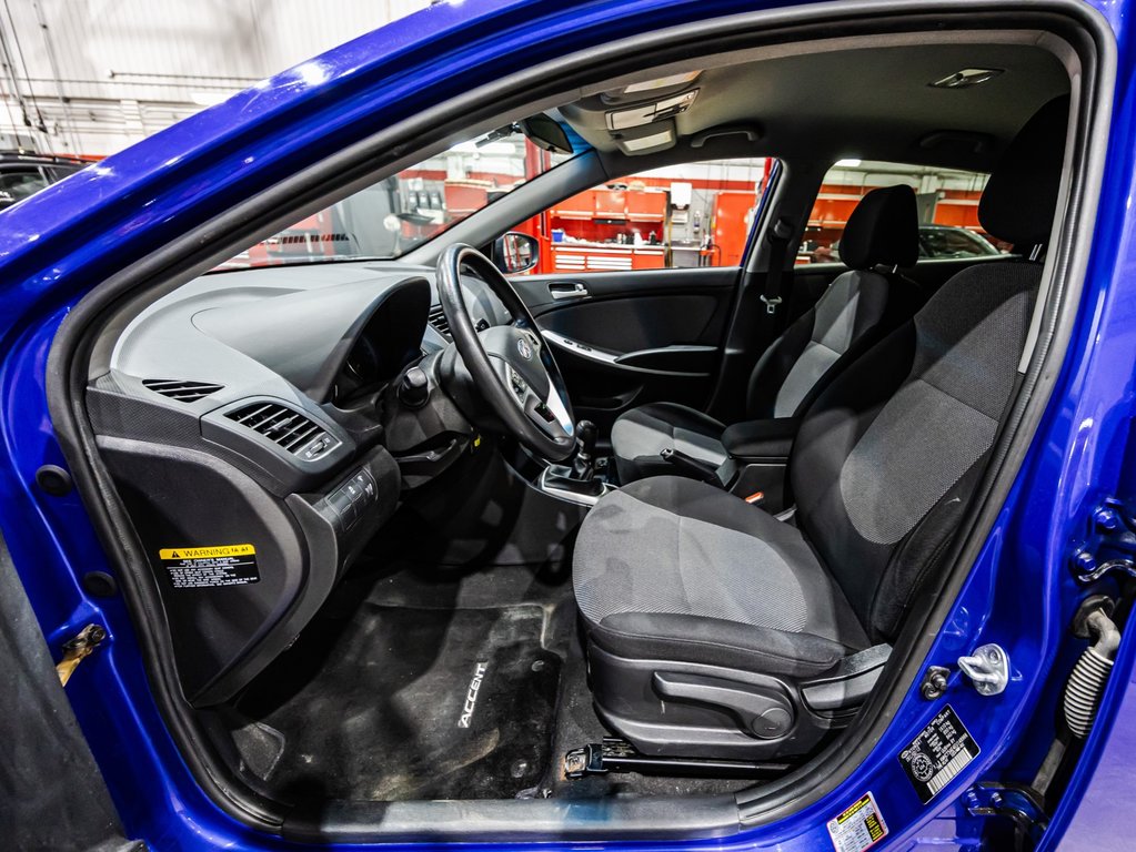 Hyundai Accent GL 2014 à , Québec - 18 - w1024h768px