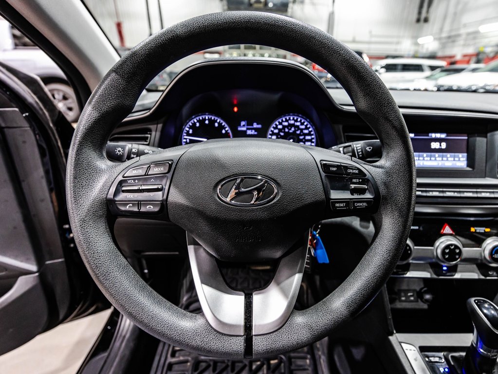 Hyundai Elantra Essential 2020 à , Québec - 21 - w1024h768px