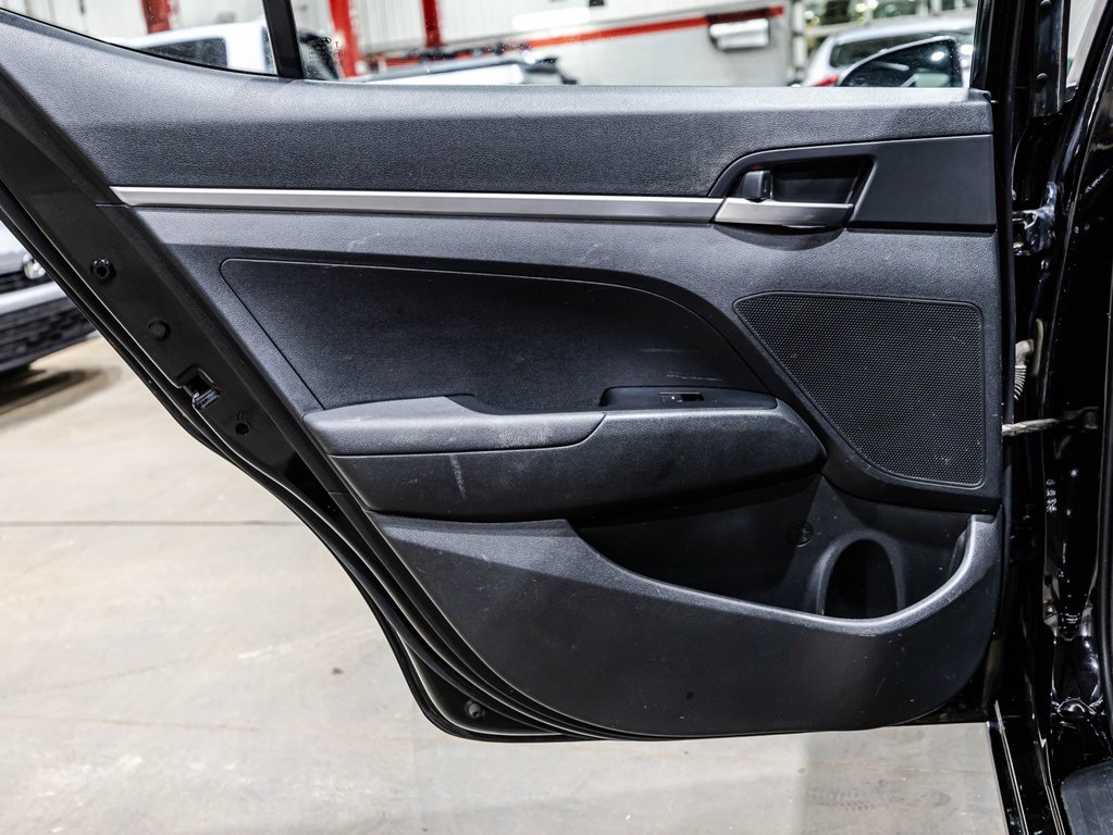 Hyundai Elantra Essential 2020 à , Québec - 12 - w1024h768px