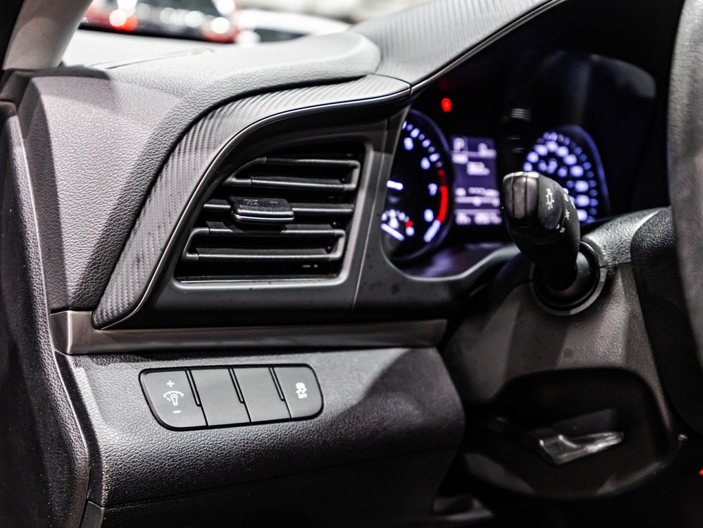 Hyundai Elantra Essential 2020 à , Québec - 20 - w1024h768px