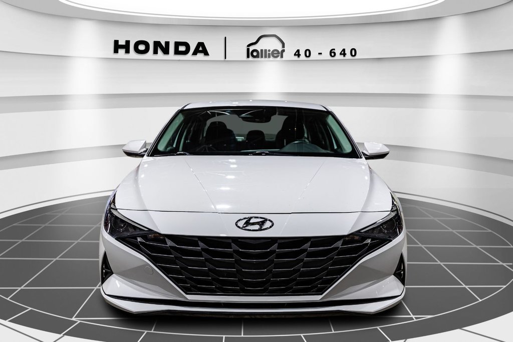 Hyundai Elantra Essential 2021 à , Québec - 2 - w1024h768px