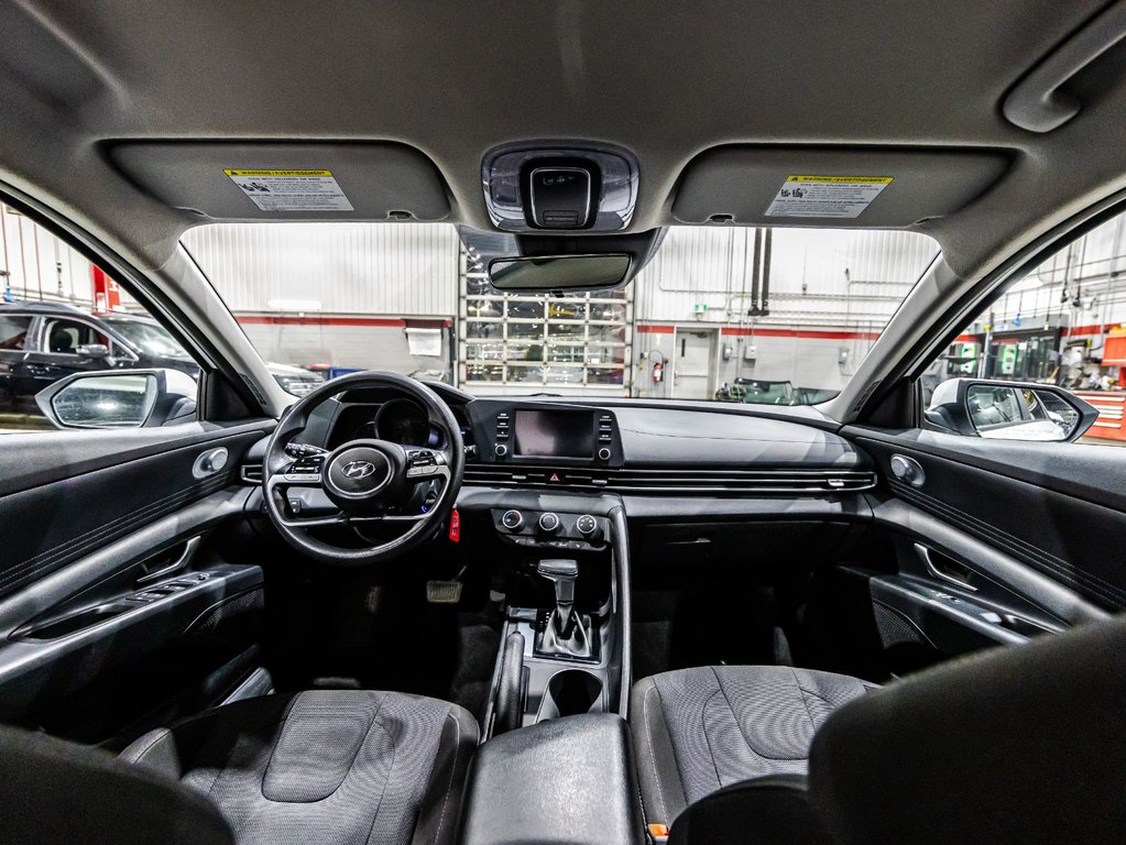 Hyundai Elantra Essential 2021 à , Québec - 14 - w1024h768px