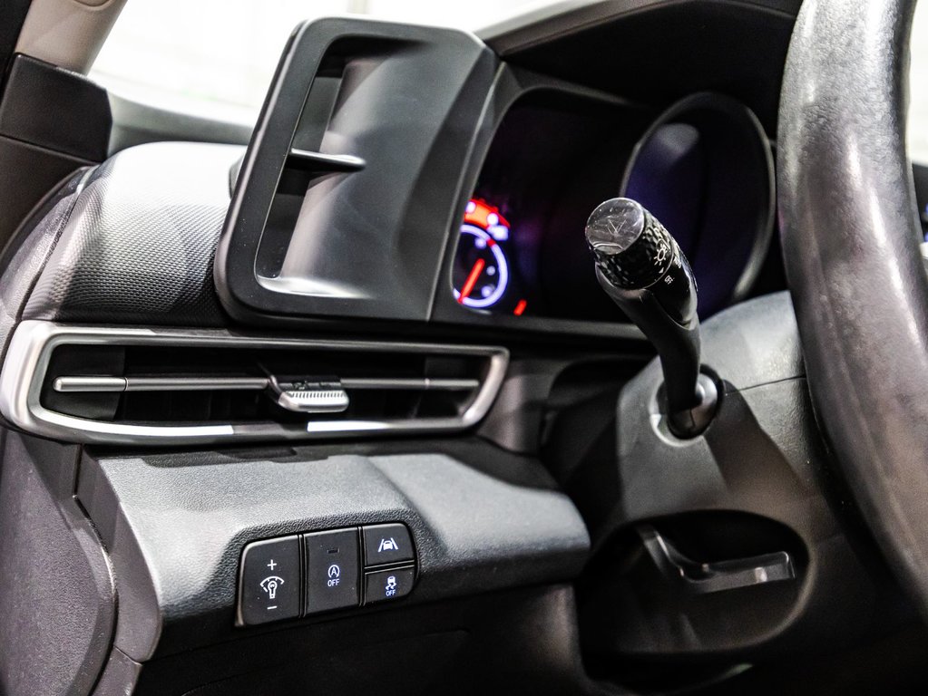 Hyundai Elantra Essential 2021 à , Québec - 20 - w1024h768px