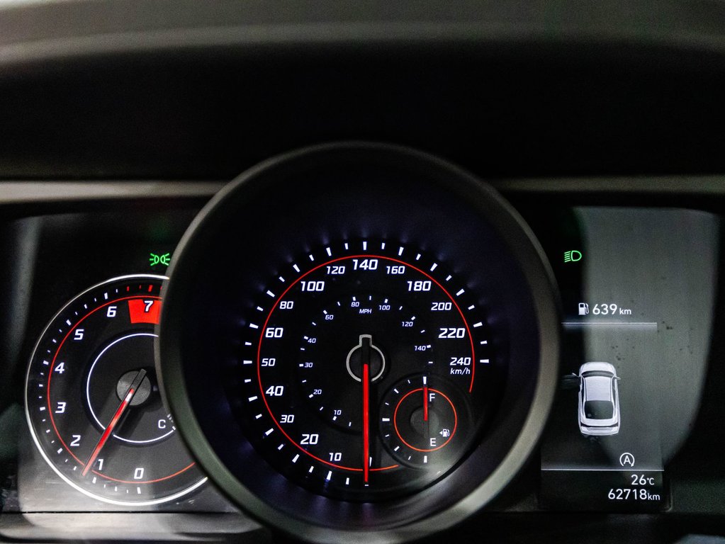 Hyundai Elantra Essential 2021 à , Québec - 22 - w1024h768px
