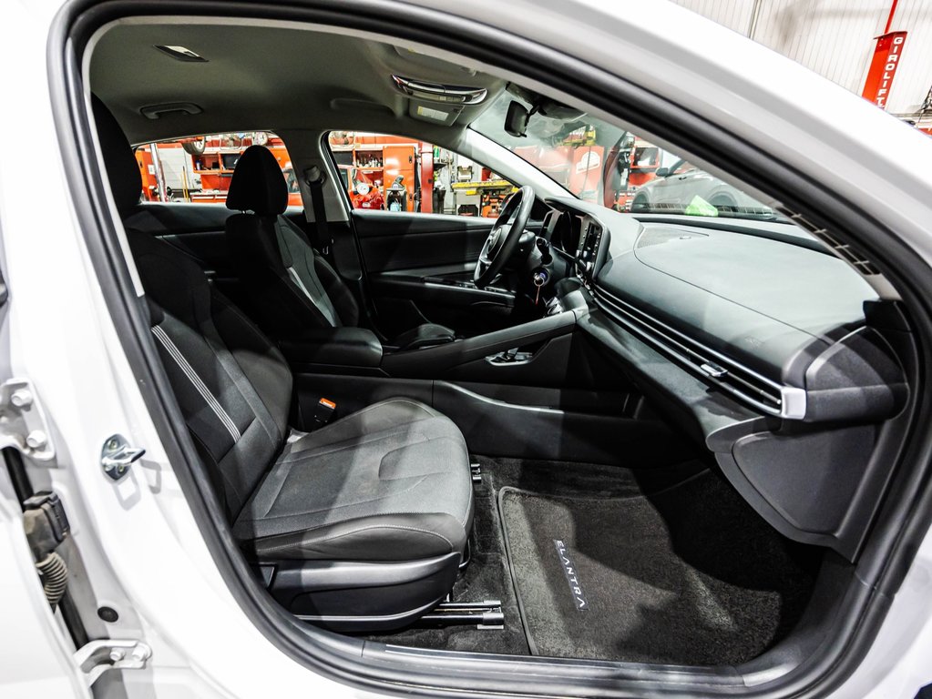 Hyundai Elantra Essential 2021 à Lachenaie, Québec - 17 - w1024h768px