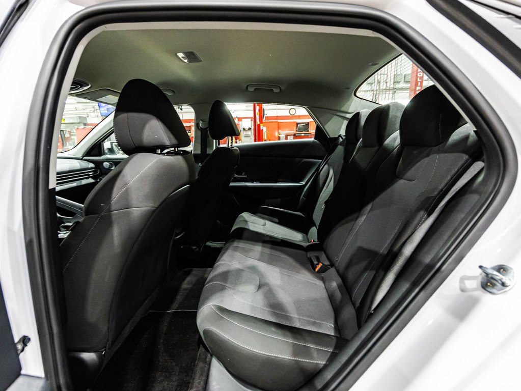 Hyundai Elantra Essential 2021 à Lachenaie, Québec - 13 - w1024h768px