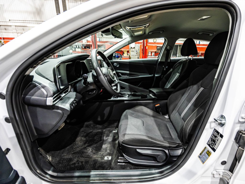 Hyundai Elantra Essential 2021 à Lachenaie, Québec - 18 - w1024h768px