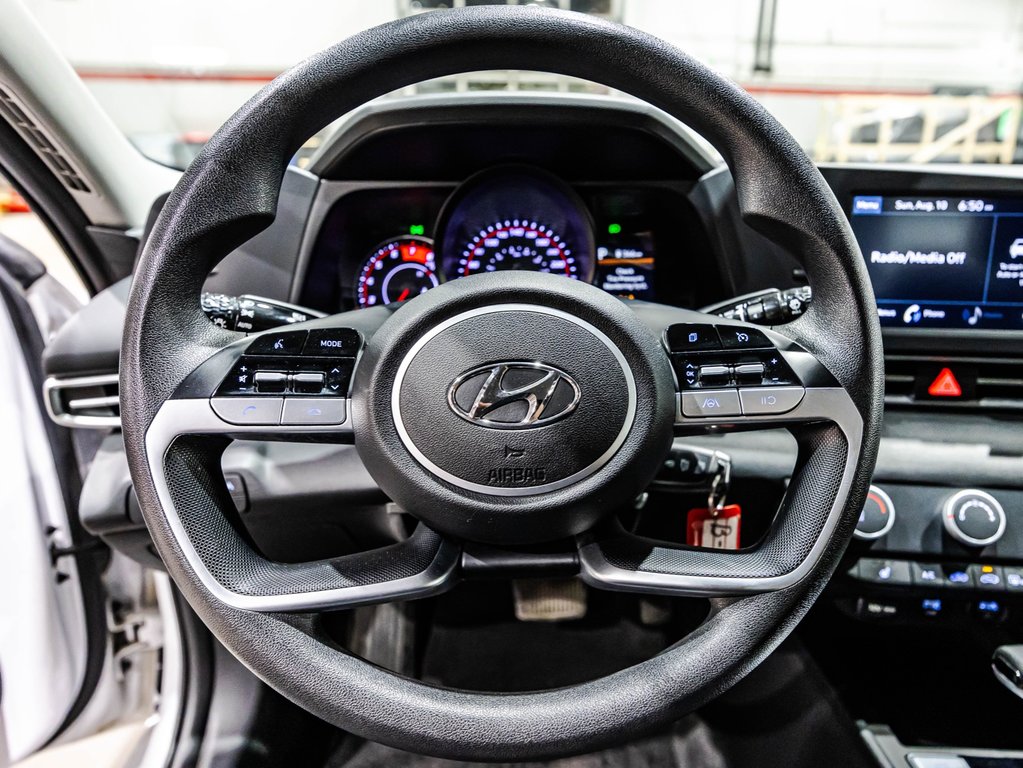 Hyundai Elantra Essential 2021 à Lachenaie, Québec - 21 - w1024h768px