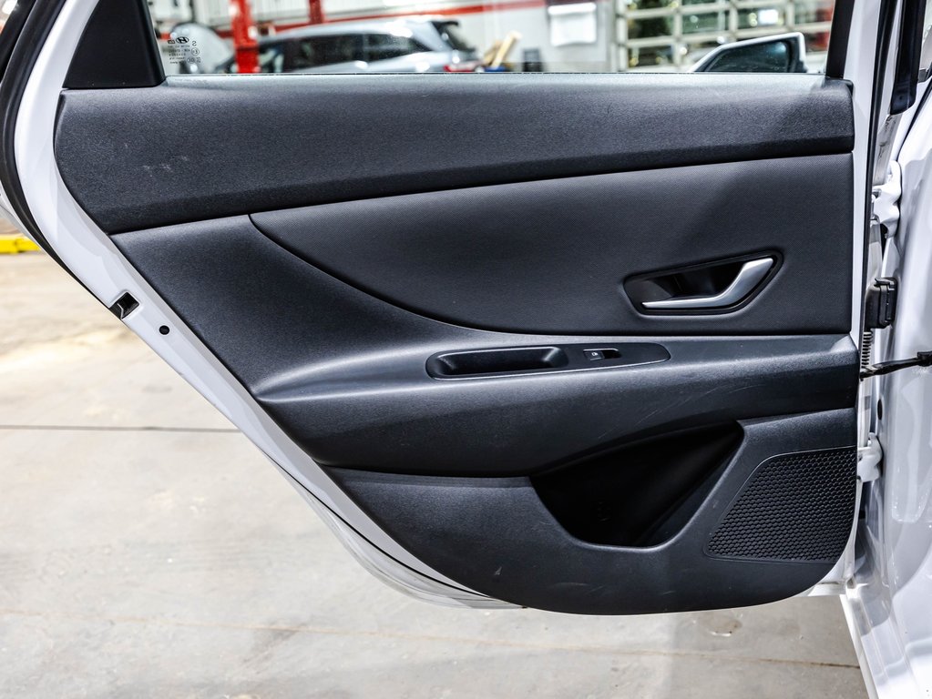 Hyundai Elantra Preferred 2021 à , Québec - 13 - w1024h768px