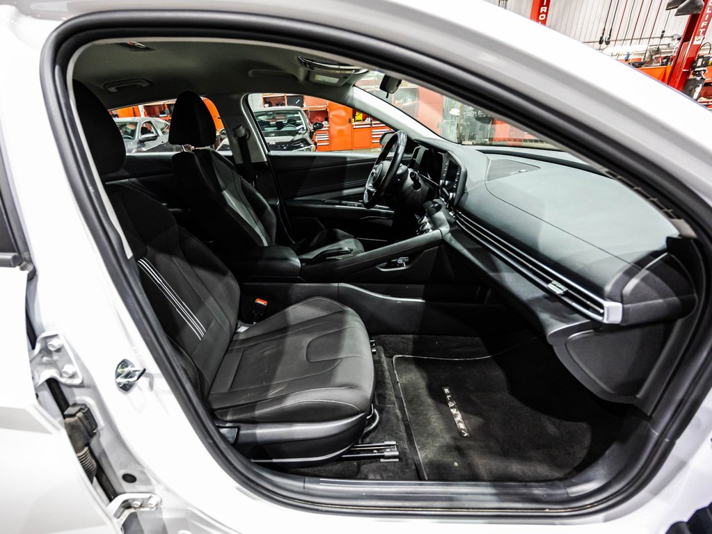 Hyundai Elantra Preferred 2021 à , Québec - 18 - w1024h768px