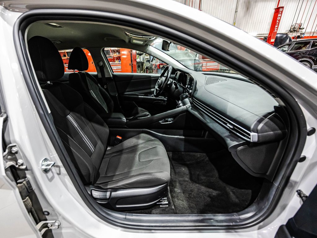 2022 Hyundai Elantra Preferred in , Quebec - 18 - w1024h768px