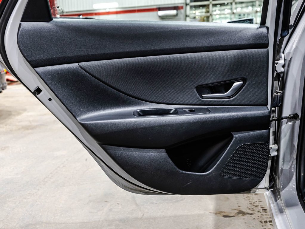 2022 Hyundai Elantra Preferred in , Quebec - 13 - w1024h768px