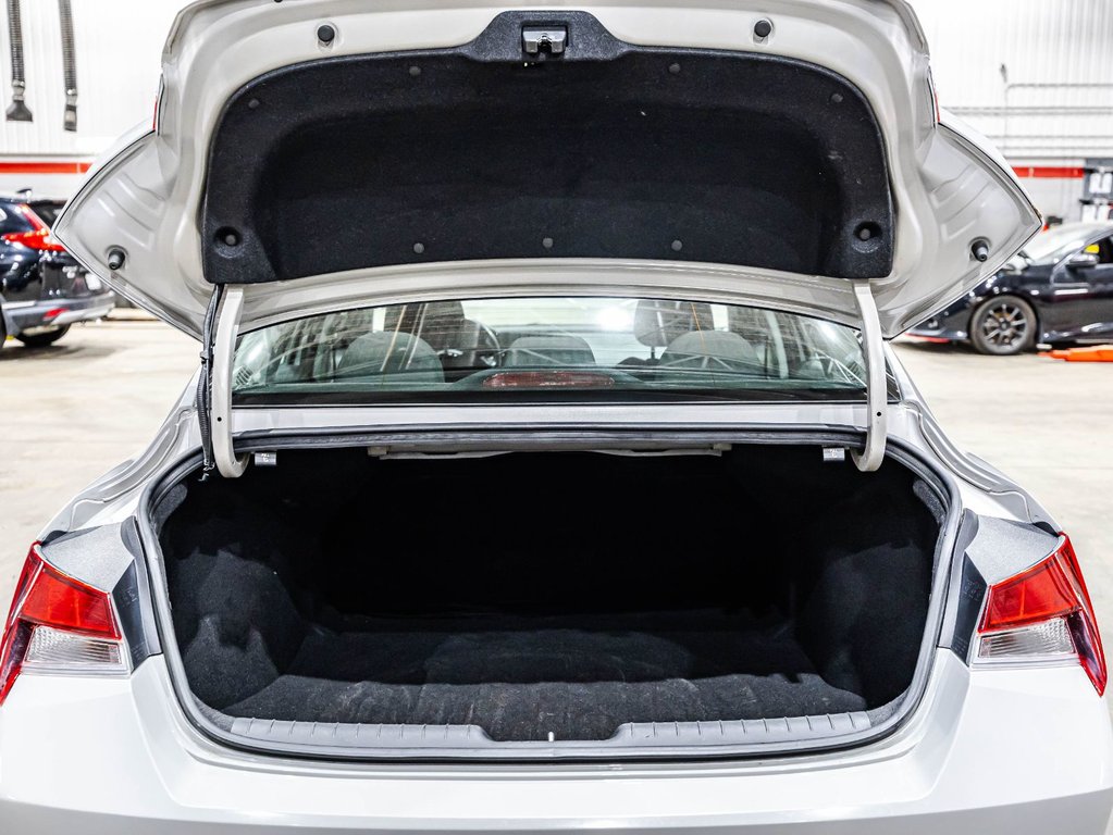 2022 Hyundai Elantra Preferred in , Quebec - 16 - w1024h768px