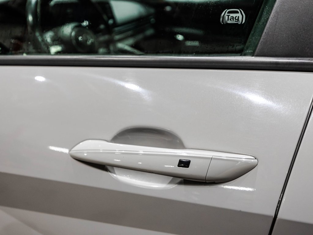 2022 Hyundai Elantra Preferred in , Quebec - 11 - w1024h768px