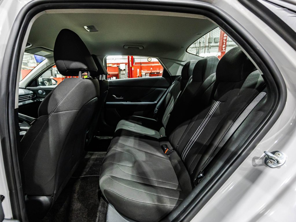 2022 Hyundai Elantra Preferred in , Quebec - 14 - w1024h768px