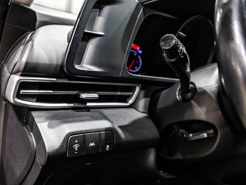2022 Hyundai Elantra Preferred in , Quebec - 21 - w1024h768px