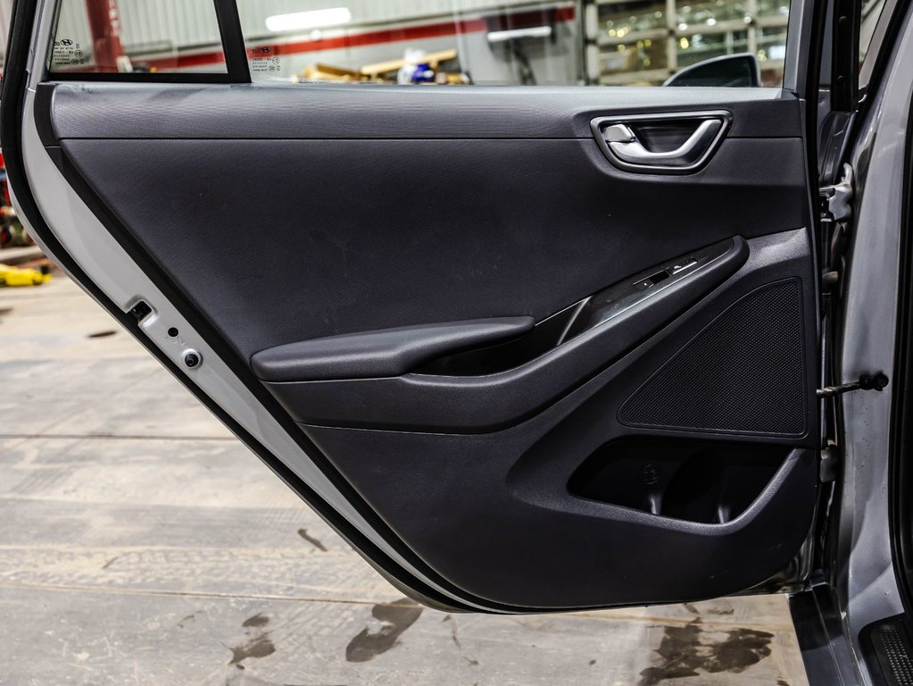 2022 Hyundai Ioniq Plug-In Hybrid Ultimate in Montréal, Quebec - 14 - w1024h768px