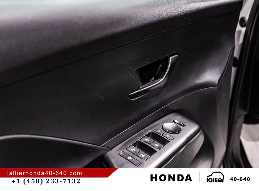2024 Hyundai Kona Preferred/AWD/UN PROPRIÉTAIRE in Montréal, Quebec - 12 - w1024h768px