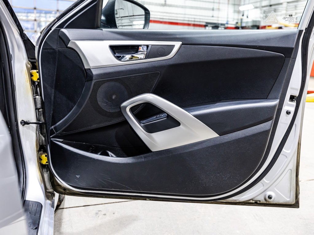 Hyundai Veloster SE 2016 à Lachenaie, Québec - 17 - w1024h768px