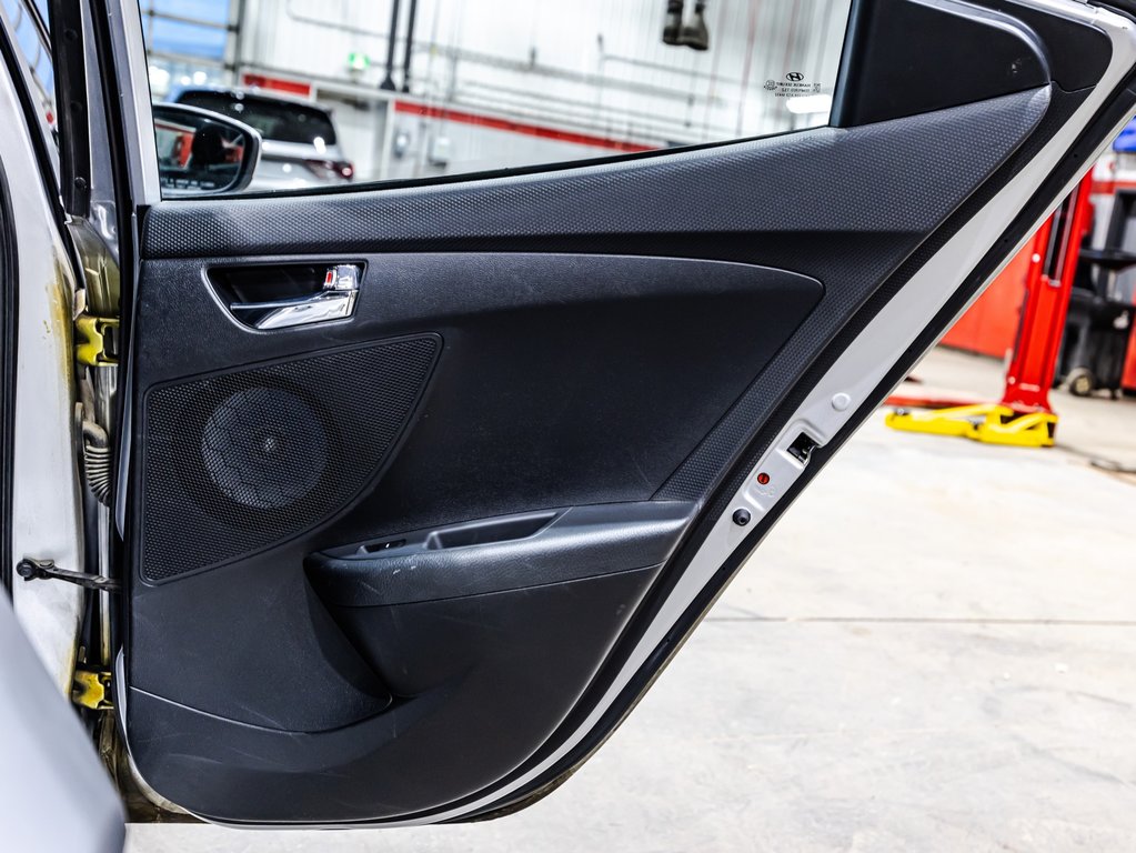 Hyundai Veloster SE 2016 à Lachenaie, Québec - 14 - w1024h768px