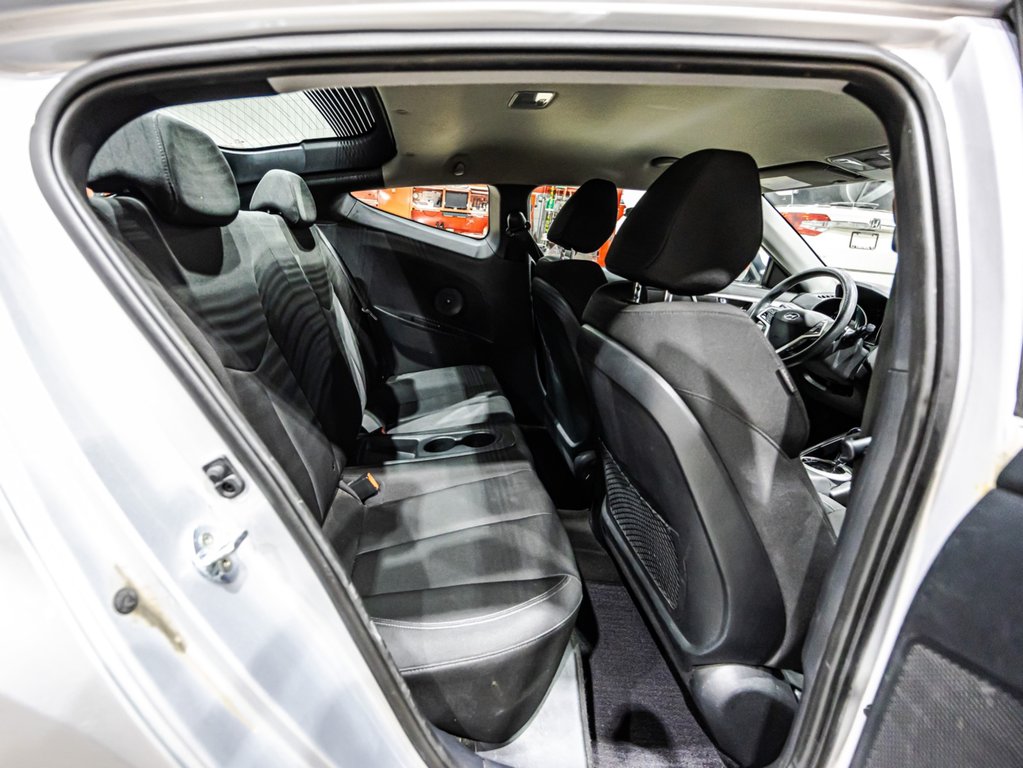Hyundai Veloster SE 2016 à Lachenaie, Québec - 15 - w1024h768px