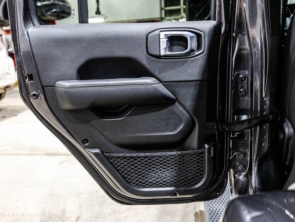 2021 Jeep Wrangler 4xe Unlimited Sahara in Lachenaie, Quebec - 13 - w1024h768px