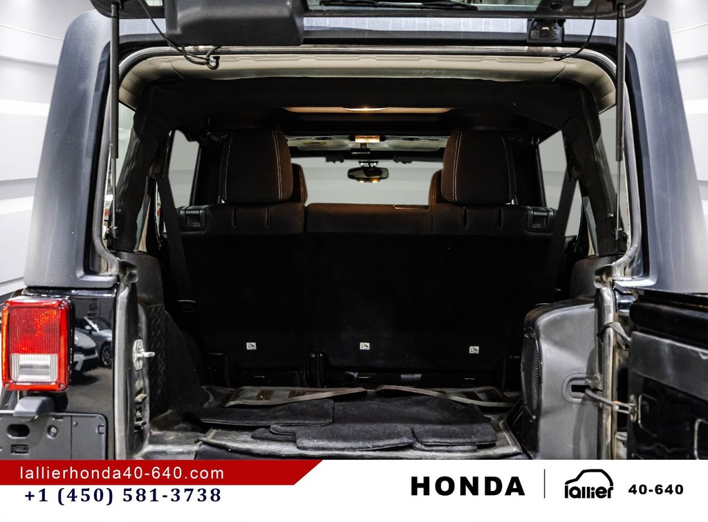 Jeep Wrangler Unlimited Sahara 2013 à Montréal, Québec - 15 - w1024h768px