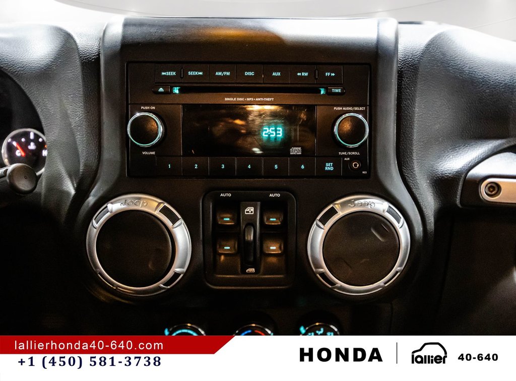 Jeep Wrangler Unlimited Sahara 2013 à Montréal, Québec - 23 - w1024h768px