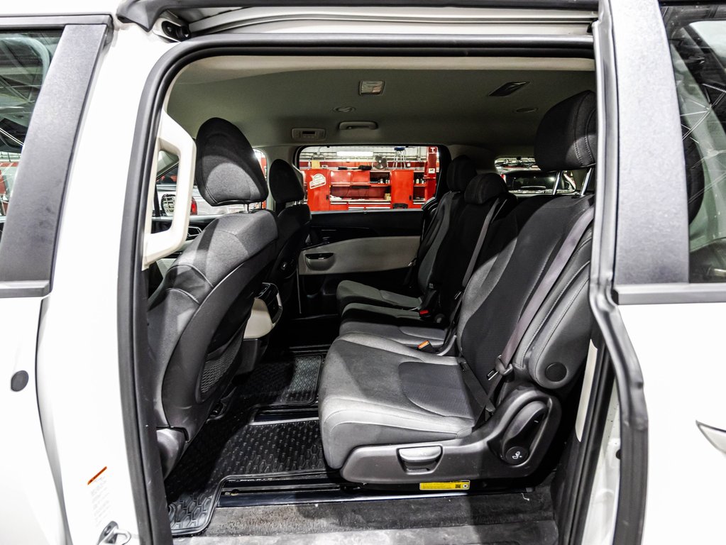 Kia Carnival LX PLUS 2024 à Lachenaie, Québec - 13 - w1024h768px