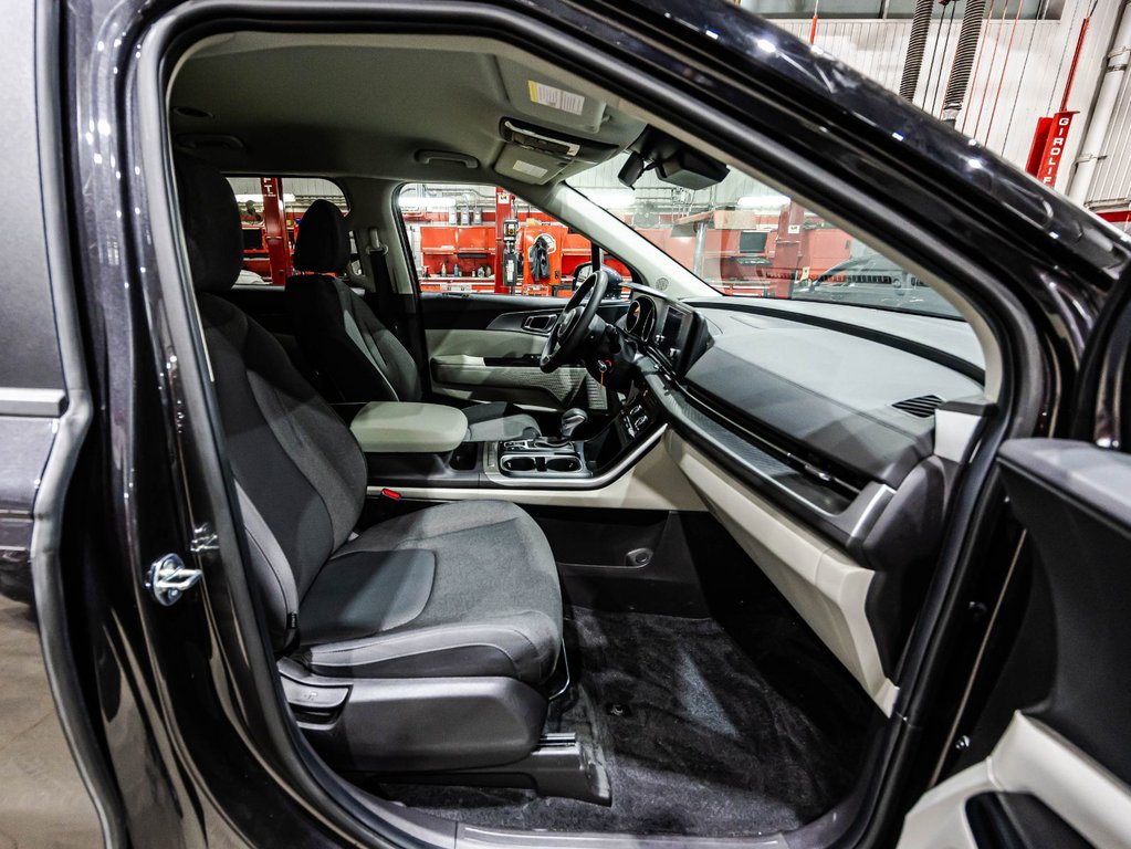 Kia Carnival LX 2024 à Lachenaie, Québec - 17 - w1024h768px