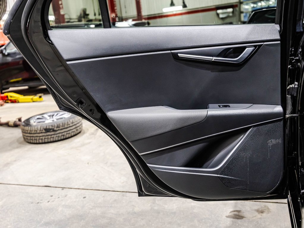 2023 Kia Niro EV PREMIUM PLUS in Montréal, Quebec - 13 - w1024h768px