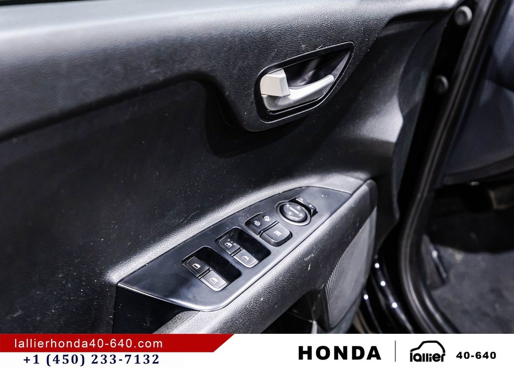 Kia Rio 5-door LX PLUS 2023 à Montréal, Québec - 11 - w1024h768px