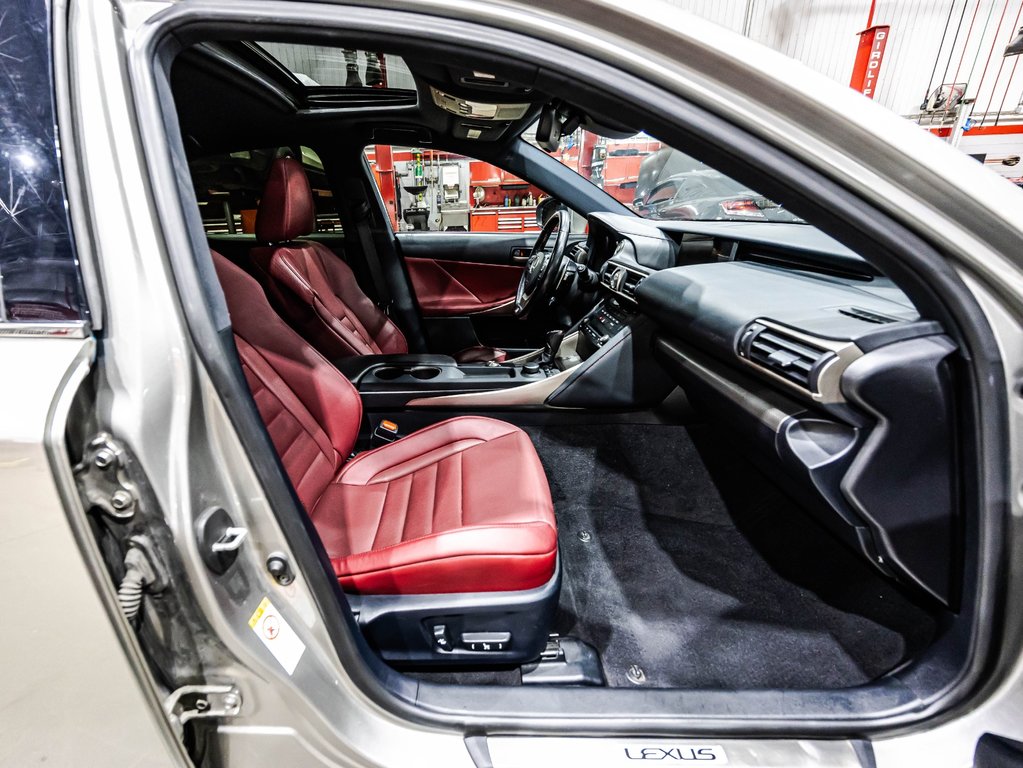 Lexus IS 300  2017 à , Québec - 17 - w1024h768px