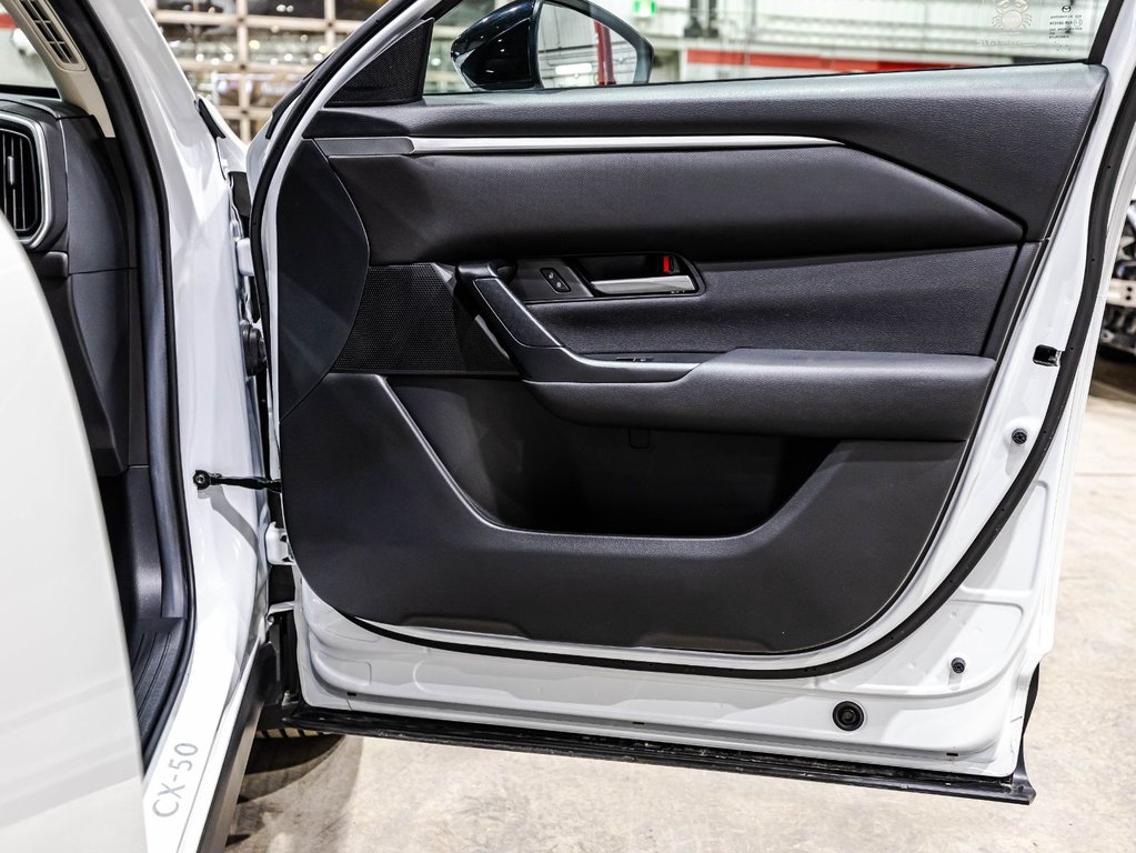 2024 Mazda CX-50 GS-L AWD in Montréal, Quebec - 17 - w1024h768px