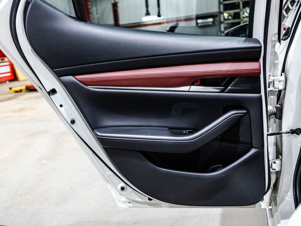 2021 Mazda 3 Sport GT in Lachenaie, Quebec - 12 - w1024h768px
